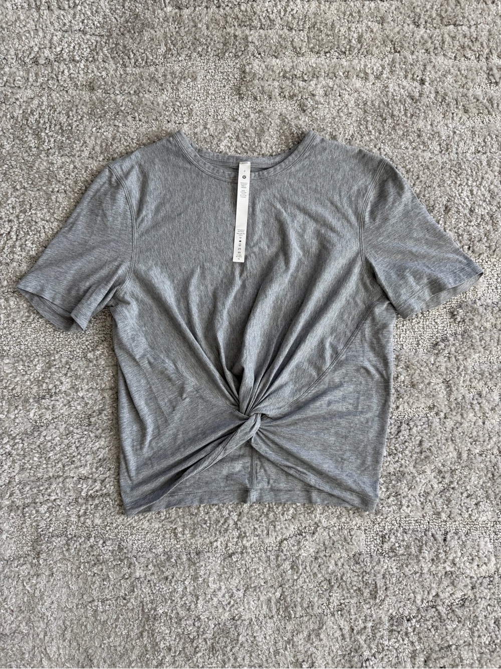 GUC Lululemon Size 2 Crescent Knot Top in Heather Grey